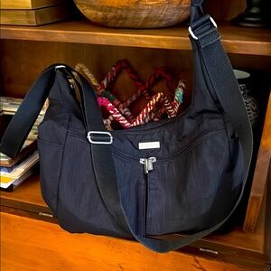 Baggallini Black Purse